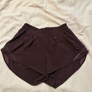 Lululemon hotty hot short 2.5